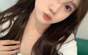 清纯可爱白虎小女孩刚下海几天