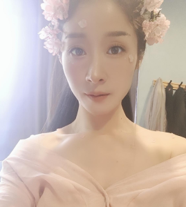 高颜值性感小姐姐，欢迎来撩！