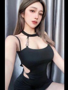 大胸多汁骚货