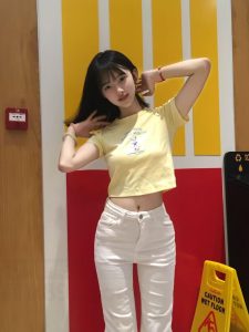 00后学妹自带工作室
